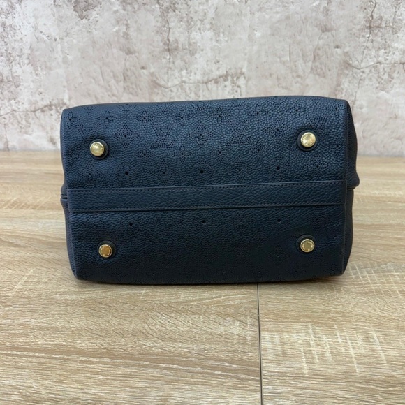 Louis Vuitton Mahina Cirrus PM Hobo Black Leather Gold Hardware AR0161 Authentic - Picture 6 of 17